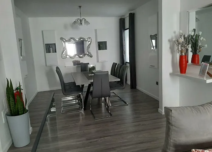 Grannies House * 马希库